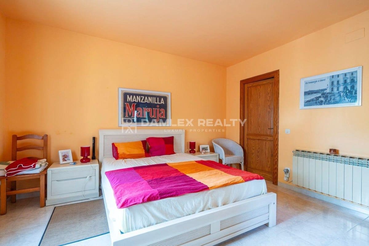 4 slaapkamer Villa te koop in Lloret de Mar met zwembad garage - € 1.890.000 (Ref: 9341765)