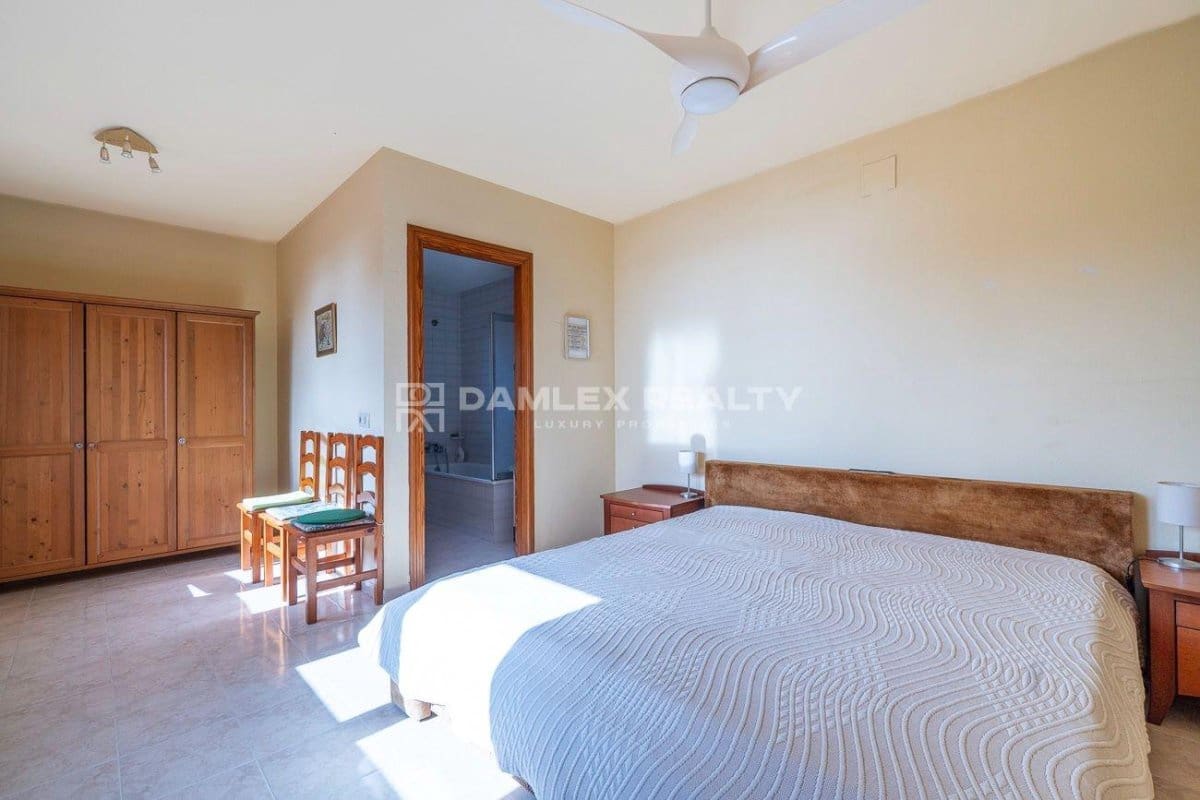 4 slaapkamer Villa te koop in Lloret de Mar met zwembad garage - € 1.890.000 (Ref: 9341765)