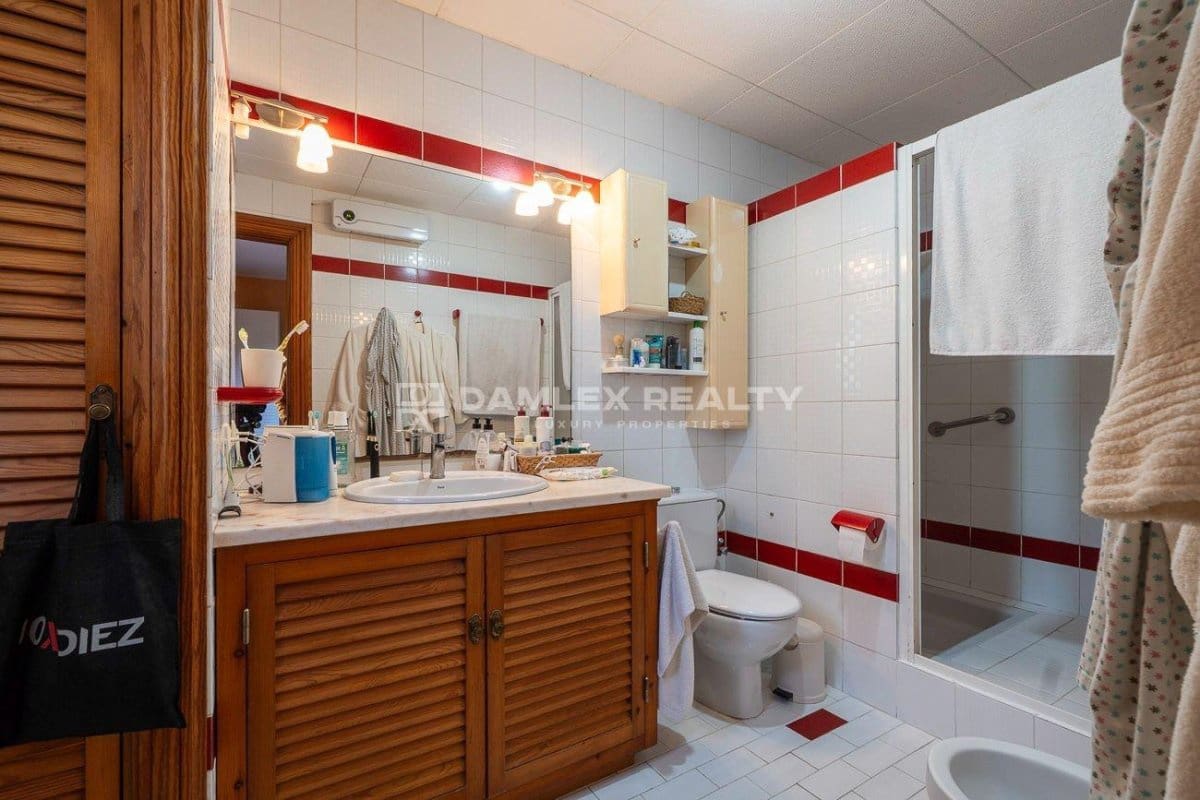 4 slaapkamer Villa te koop in Lloret de Mar met zwembad garage - € 1.890.000 (Ref: 9341765)