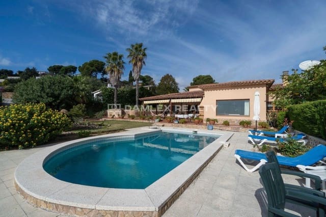 4 slaapkamer Villa te koop in Lloret de Mar met zwembad garage - € 1.890.000 (Ref: 9341765)