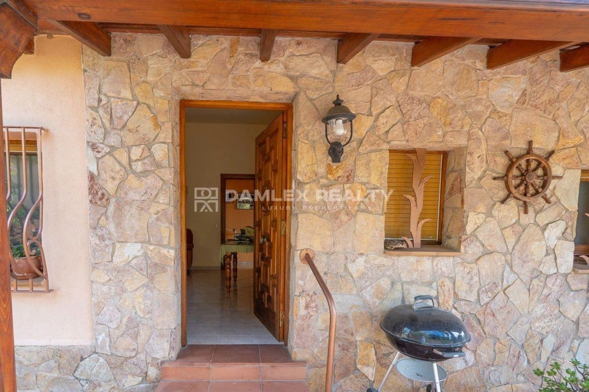 4 slaapkamer Villa te koop in Lloret de Mar met zwembad garage - € 1.890.000 (Ref: 9341765)