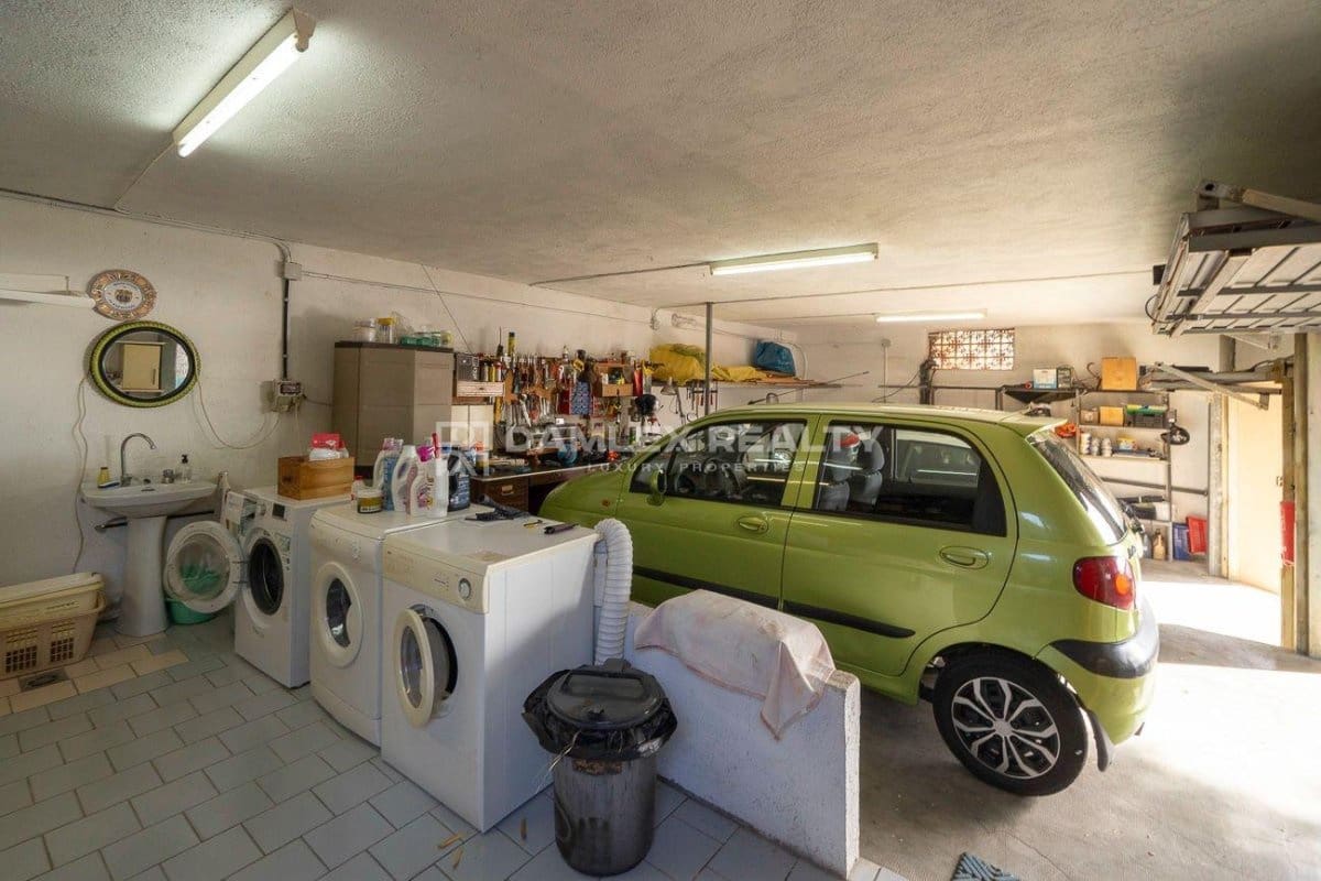 4 slaapkamer Villa te koop in Lloret de Mar met zwembad garage - € 1.890.000 (Ref: 9341765)