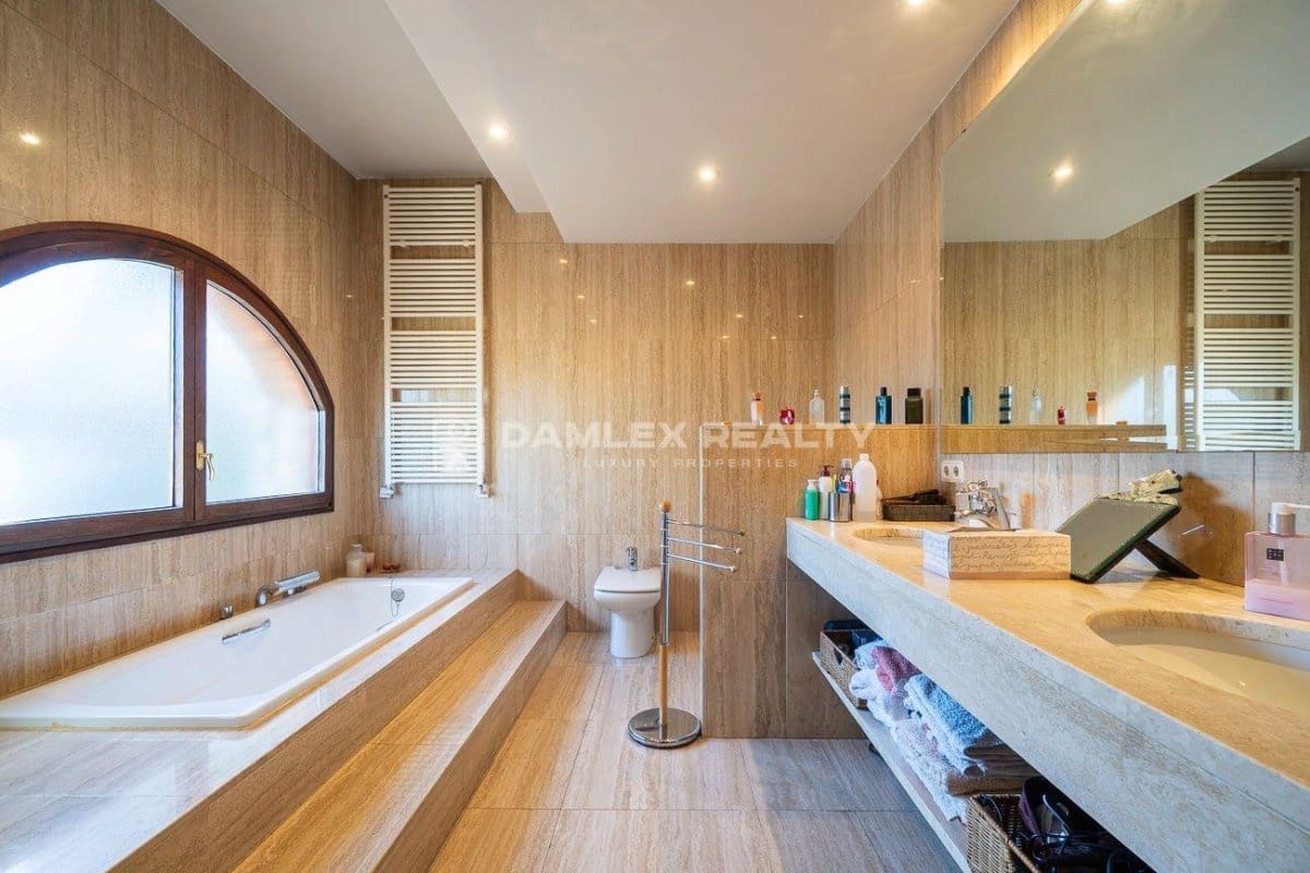 5 sovrum Villa till salu i Santa Cristina d'Aro med pool - 1 272 000 € (Ref: 9345713)