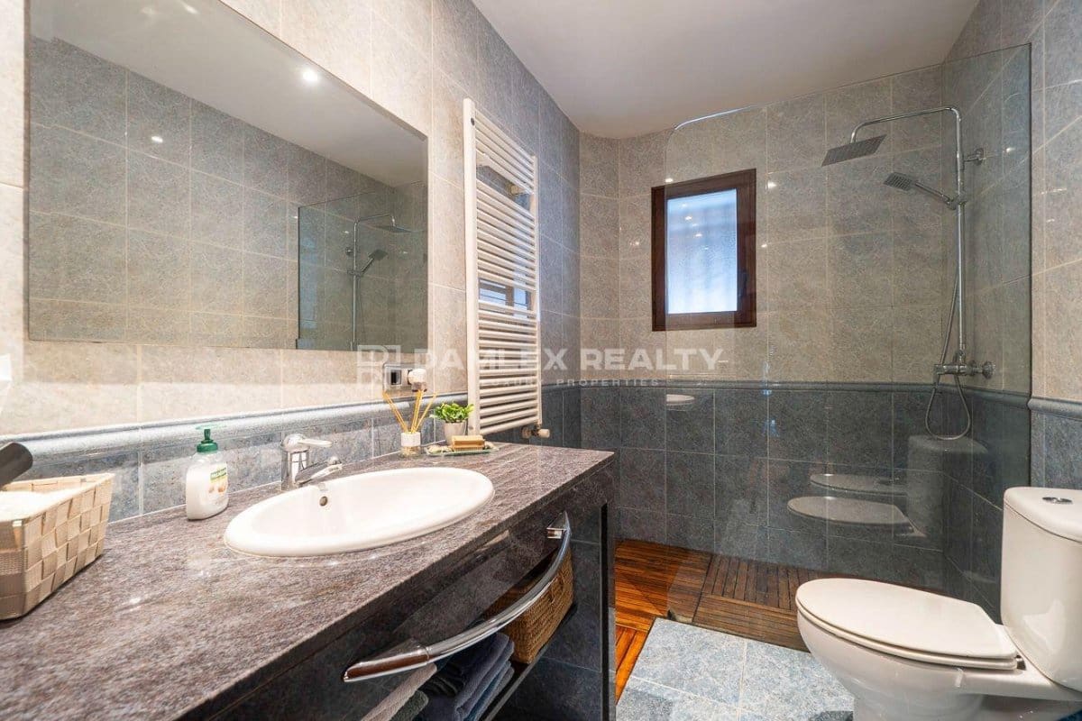 5 sovrum Villa till salu i Santa Cristina d'Aro med pool - 1 272 000 € (Ref: 9345713)