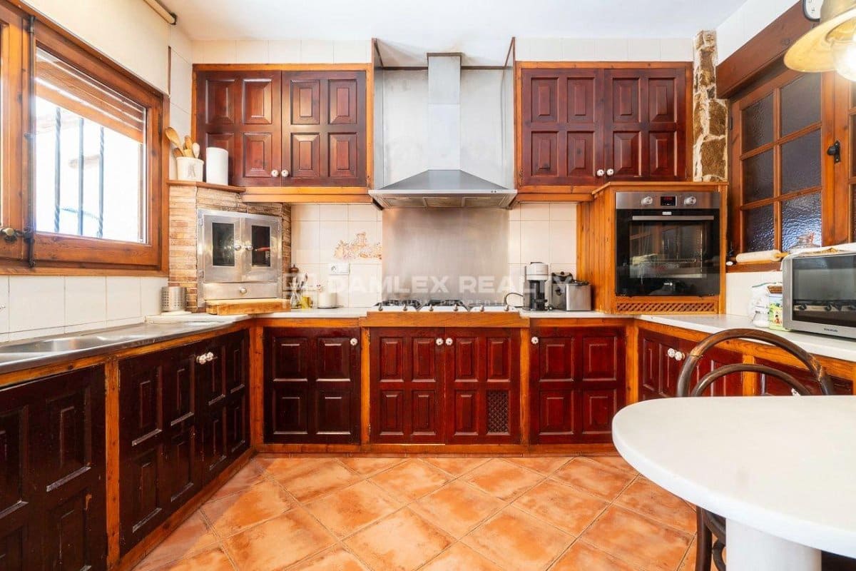 5 sovrum Villa till salu i Santa Cristina d'Aro med pool - 1 272 000 € (Ref: 9345713)