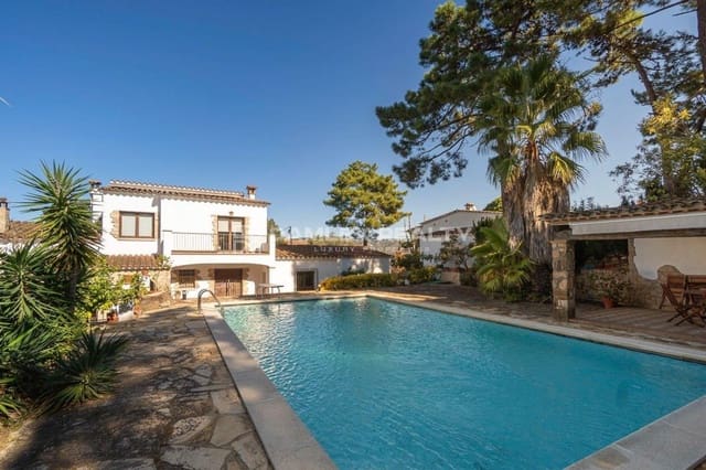 5 bedroom Villa for sale in Santa Cristina d'Aro with pool - € 1,272,000 (Ref: 9345713)