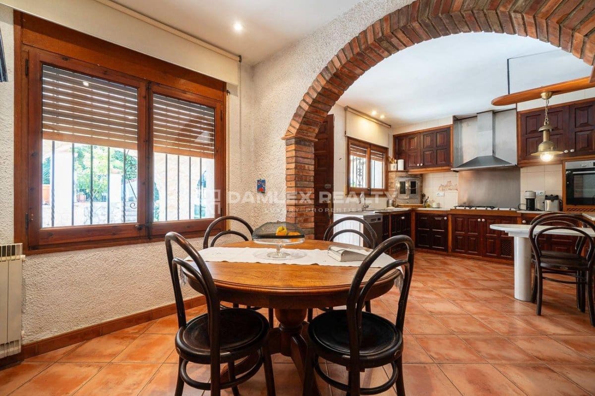 5 sovrum Villa till salu i Santa Cristina d'Aro med pool - 1 272 000 € (Ref: 9345713)