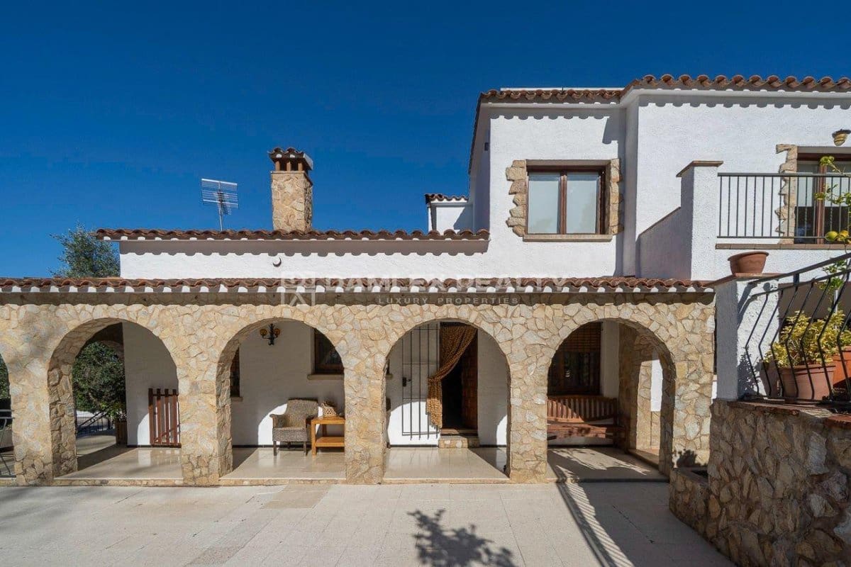 5 sovrum Villa till salu i Santa Cristina d'Aro med pool - 1 272 000 € (Ref: 9345713)