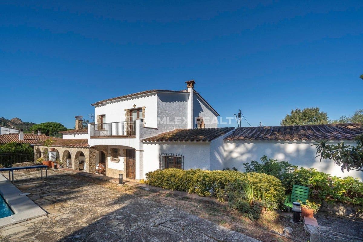 5 sovrum Villa till salu i Santa Cristina d'Aro med pool - 1 272 000 € (Ref: 9345713)