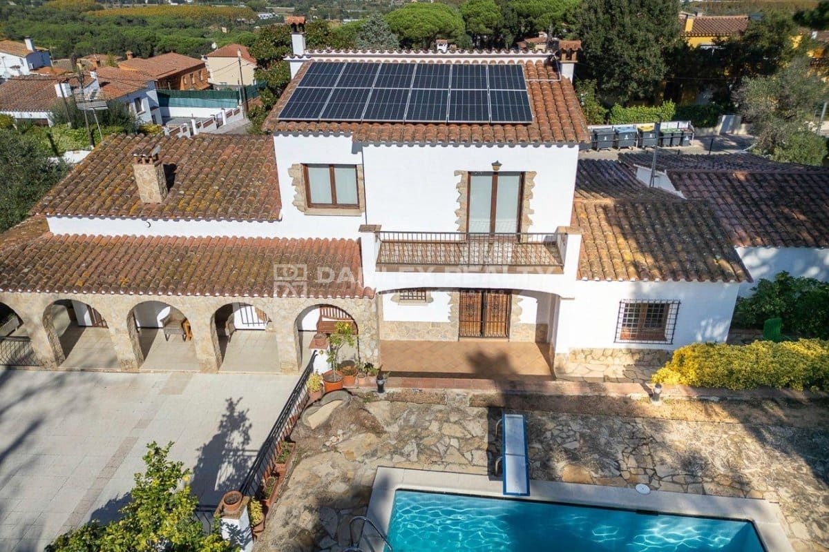 5 sovrum Villa till salu i Santa Cristina d'Aro med pool - 1 272 000 € (Ref: 9345713)