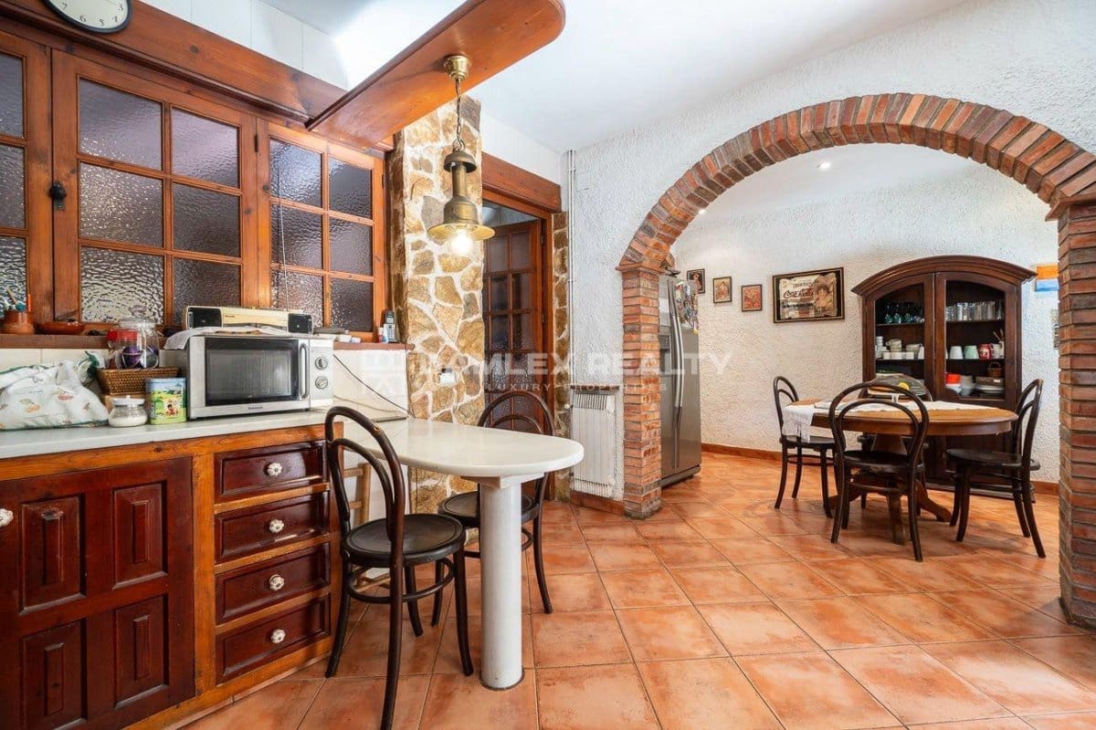 5 sovrum Villa till salu i Santa Cristina d'Aro med pool - 1 272 000 € (Ref: 9345713)