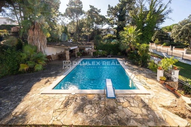 5 bedroom Villa for sale in Santa Cristina d'Aro with pool - € 1,272,000 (Ref: 9345713)