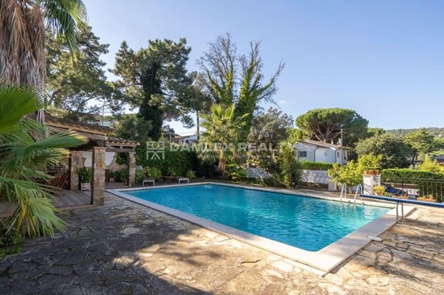 5 bedroom Villa for sale in Santa Cristina d'Aro with pool - € 1,272,000 (Ref: 9345713)