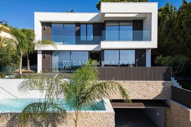 4 slaapkamer Villa te koop in Lloret de Mar met zwembad garage - € 1.350.000 (Ref: 9393369)