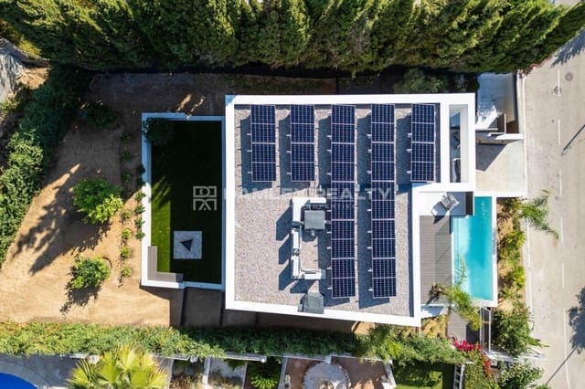 4 slaapkamer Villa te koop in Lloret de Mar met zwembad garage - € 1.350.000 (Ref: 9393369)