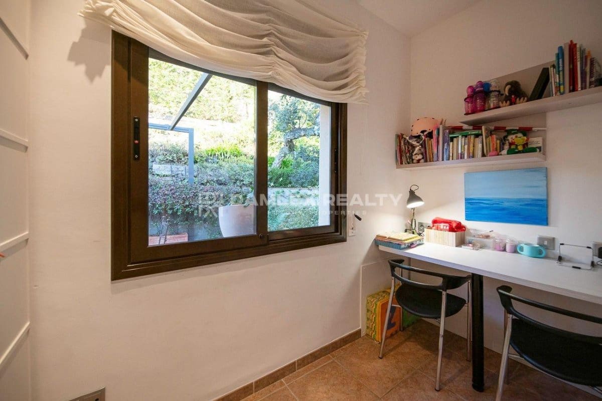 4 sypialnia Willa na sprzedaż w Santa Cristina d'Aro z basenem - 599 000 € (Ref: 9438714)