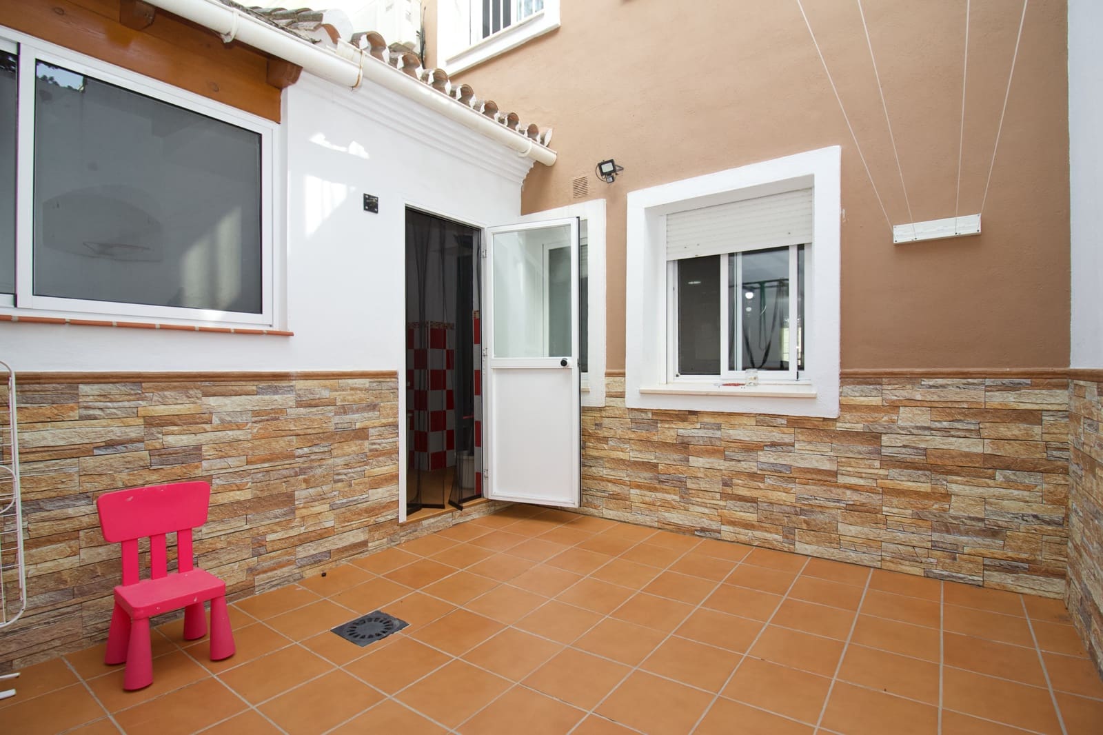 4 camera da letto Villetta a Schiera in vendita in Coin con garage - 395.000 € (Rif: 10045841)