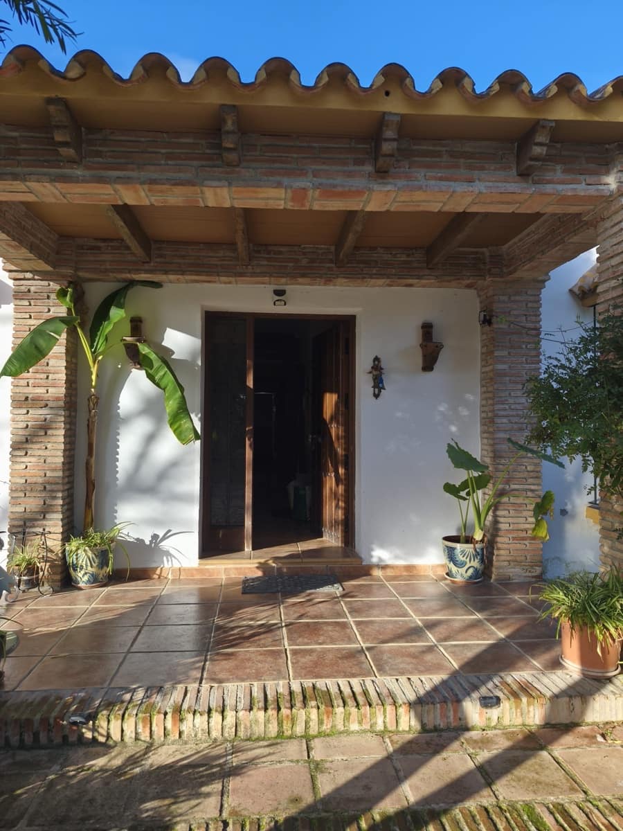 2 bedroom Finca/Country House for rent in Coin with pool - € 1,600 (Ref: 10112244)