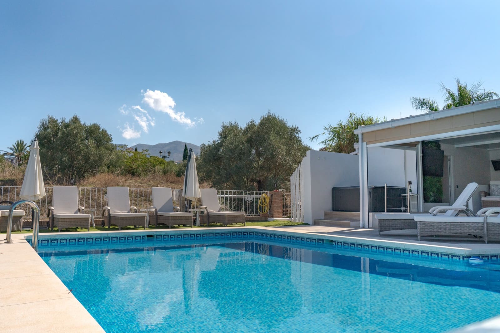 3 camera da letto Villa in vendita in Coin con piscina garage - 549.000 € (Rif: 10158413)