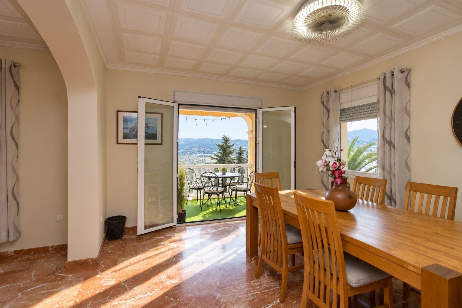 5 soverom Villa til salgs i Coin med svømmebasseng - € 699 000 (Ref: 10167293)