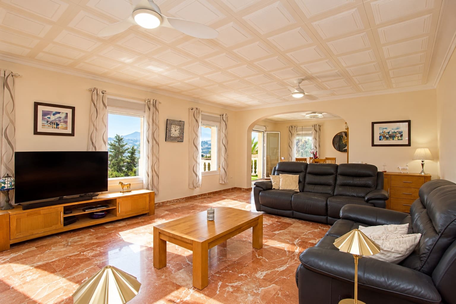 5 soverom Villa til salgs i Coin med svømmebasseng - € 699 000 (Ref: 10167293)