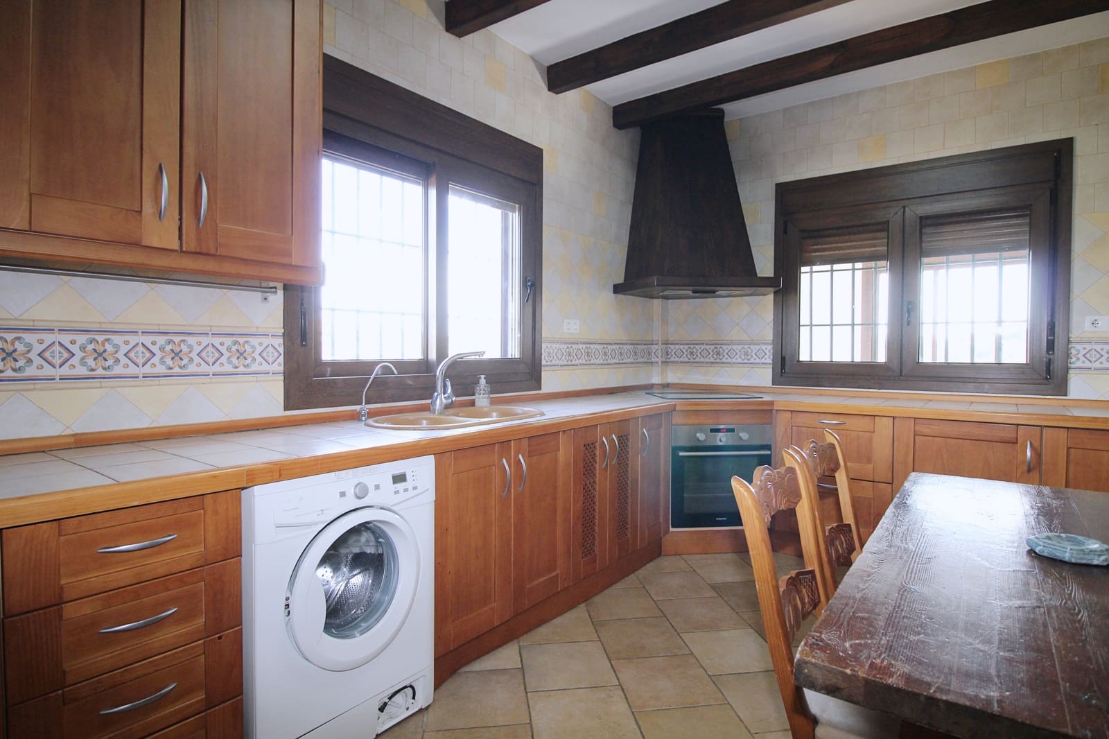 4 soveværelse Finca/Landehus til salg i Coin med swimmingpool garage - € 650.000 (Ref: 5374436)