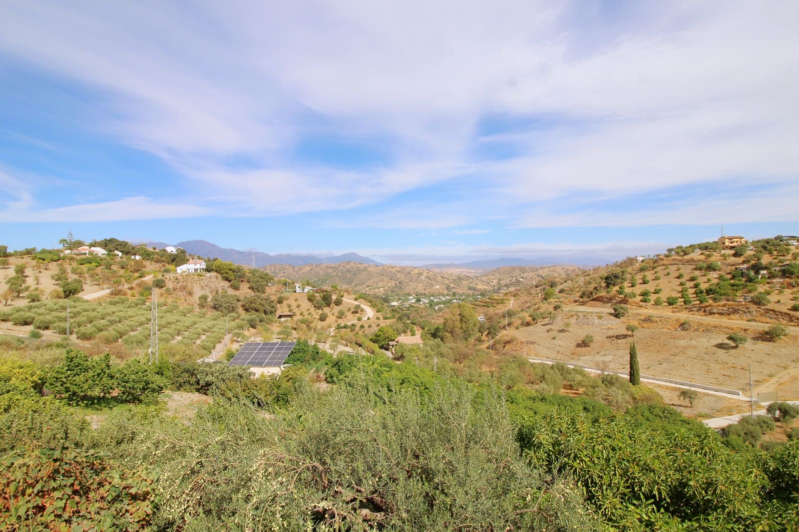 4 soveværelse Finca/Landehus til salg i Coin med swimmingpool garage - € 650.000 (Ref: 5374436)