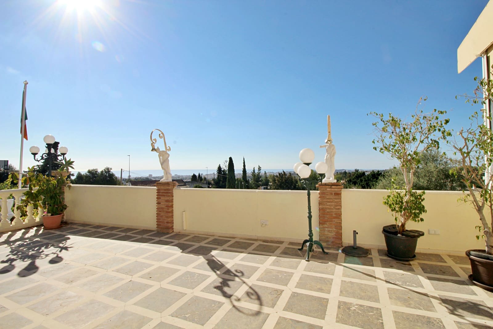 Restaurant/Bar til salg i Mijas Costa med swimmingpool - € 1.650.000 (Ref: 5635343)