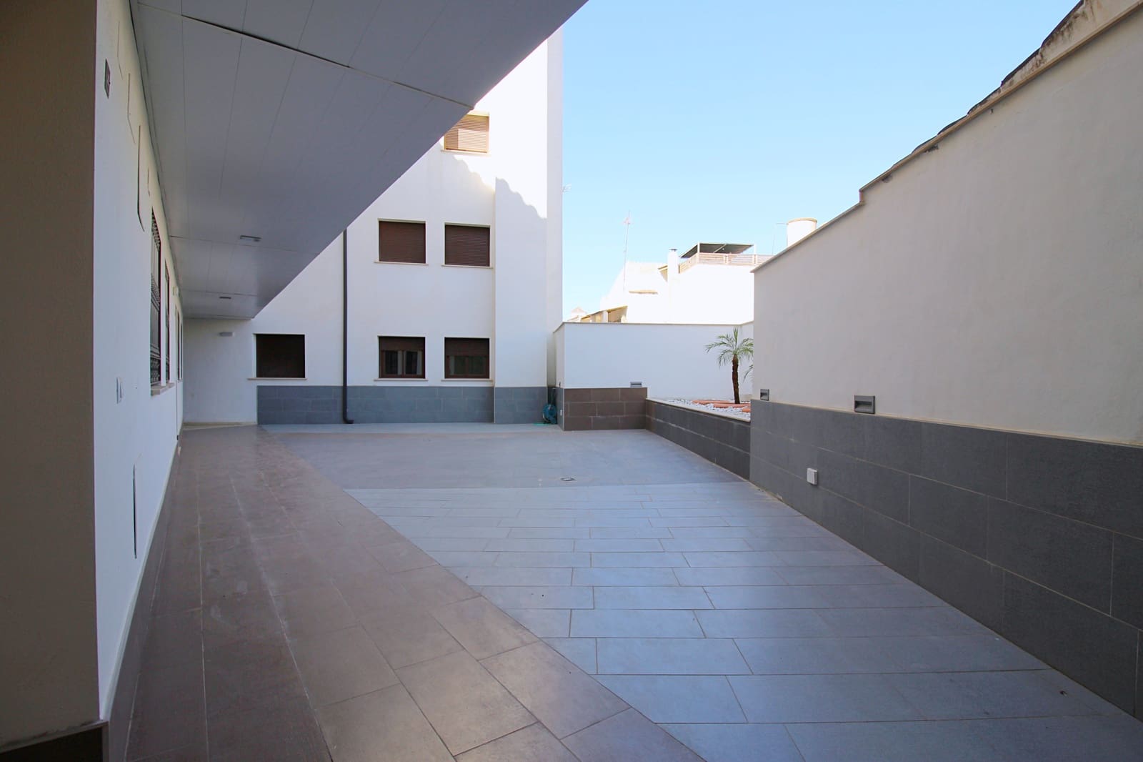Appartement de 2 chambres à louer à Coin - 700 € (Ref: 6019442)