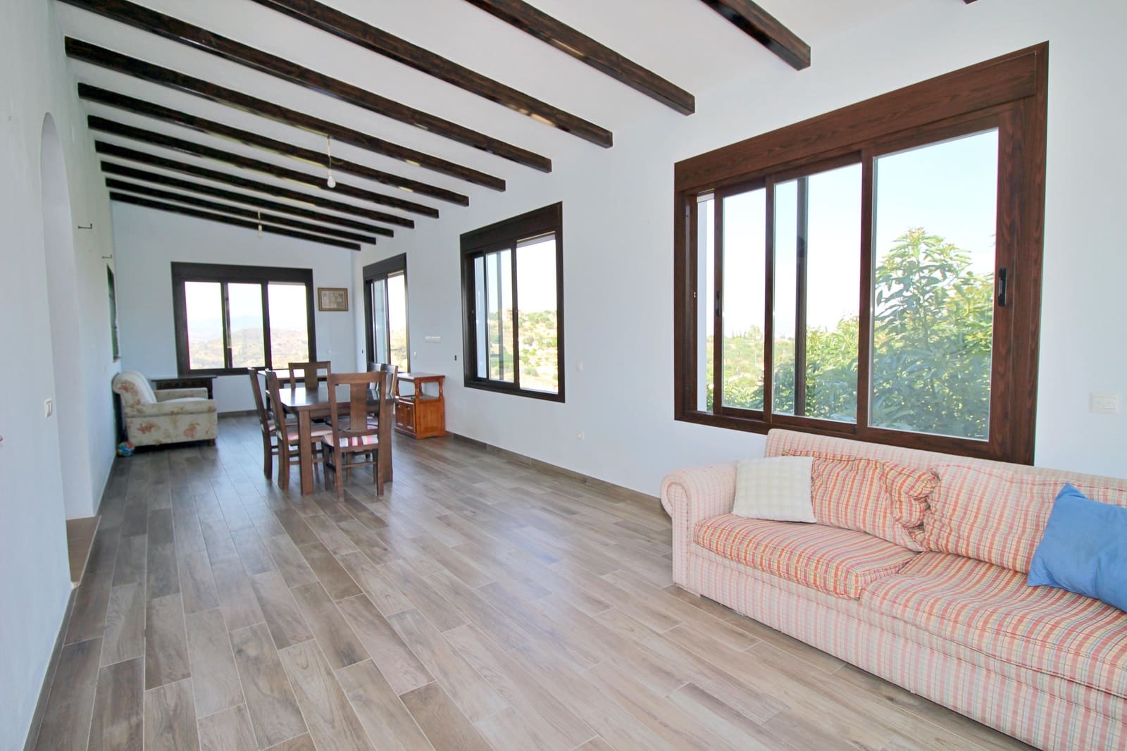 4 soveværelse Finca/Landehus til salg i Coin med swimmingpool garage - € 650.000 (Ref: 6261804)