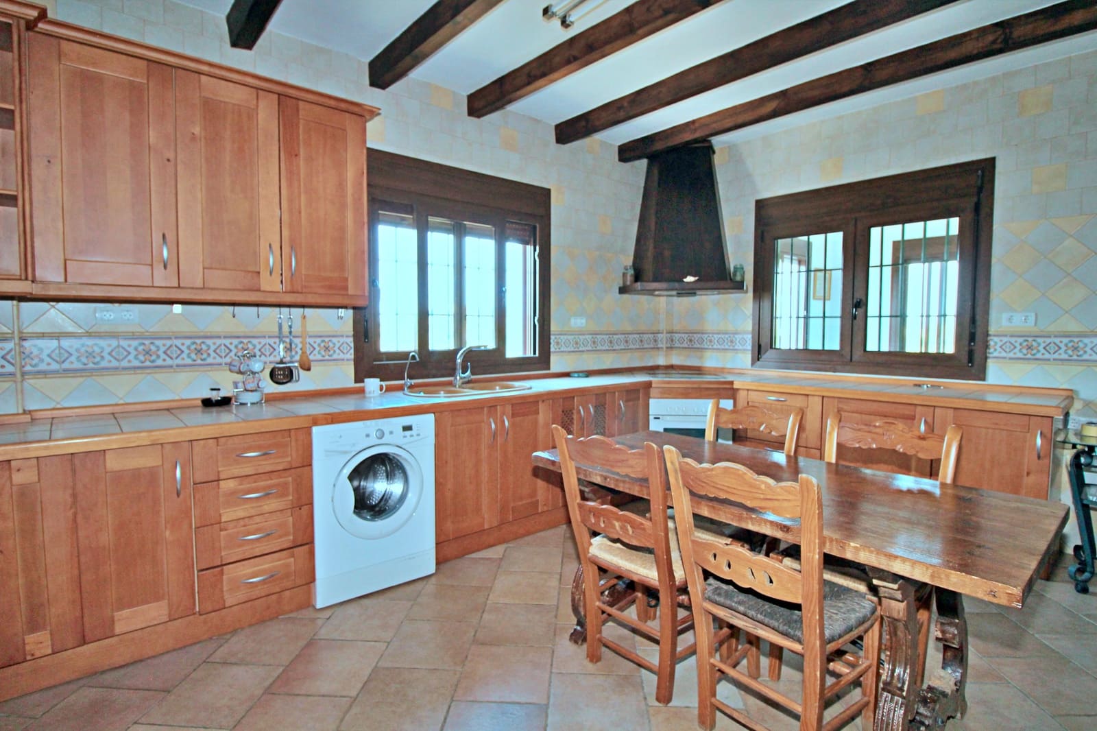 4 soveværelse Finca/Landehus til salg i Coin med swimmingpool garage - € 650.000 (Ref: 6261804)