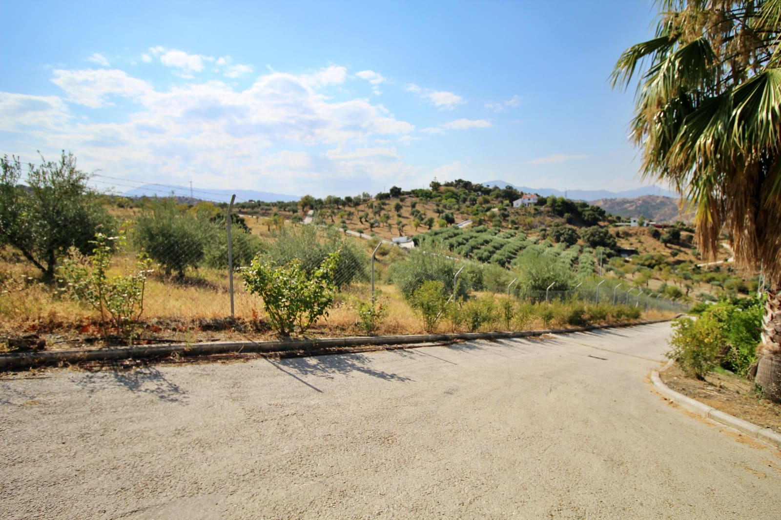 4 soveværelse Finca/Landehus til salg i Coin med swimmingpool garage - € 650.000 (Ref: 6261804)