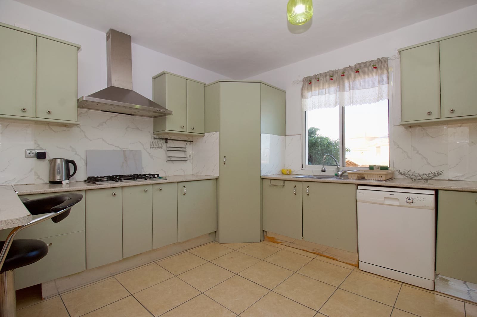 3 soverom Villa til leie i Coin med svømmebasseng garasje - € 1 700 (Ref: 6672874)