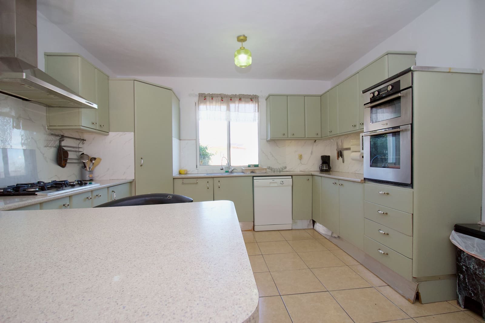 3 soverom Villa til leie i Coin med svømmebasseng garasje - € 1 700 (Ref: 6672874)