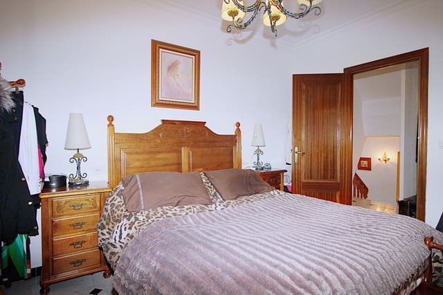 4 bedroom Apartment for sale in Coín - € 850,000 (Ref: 7350111)