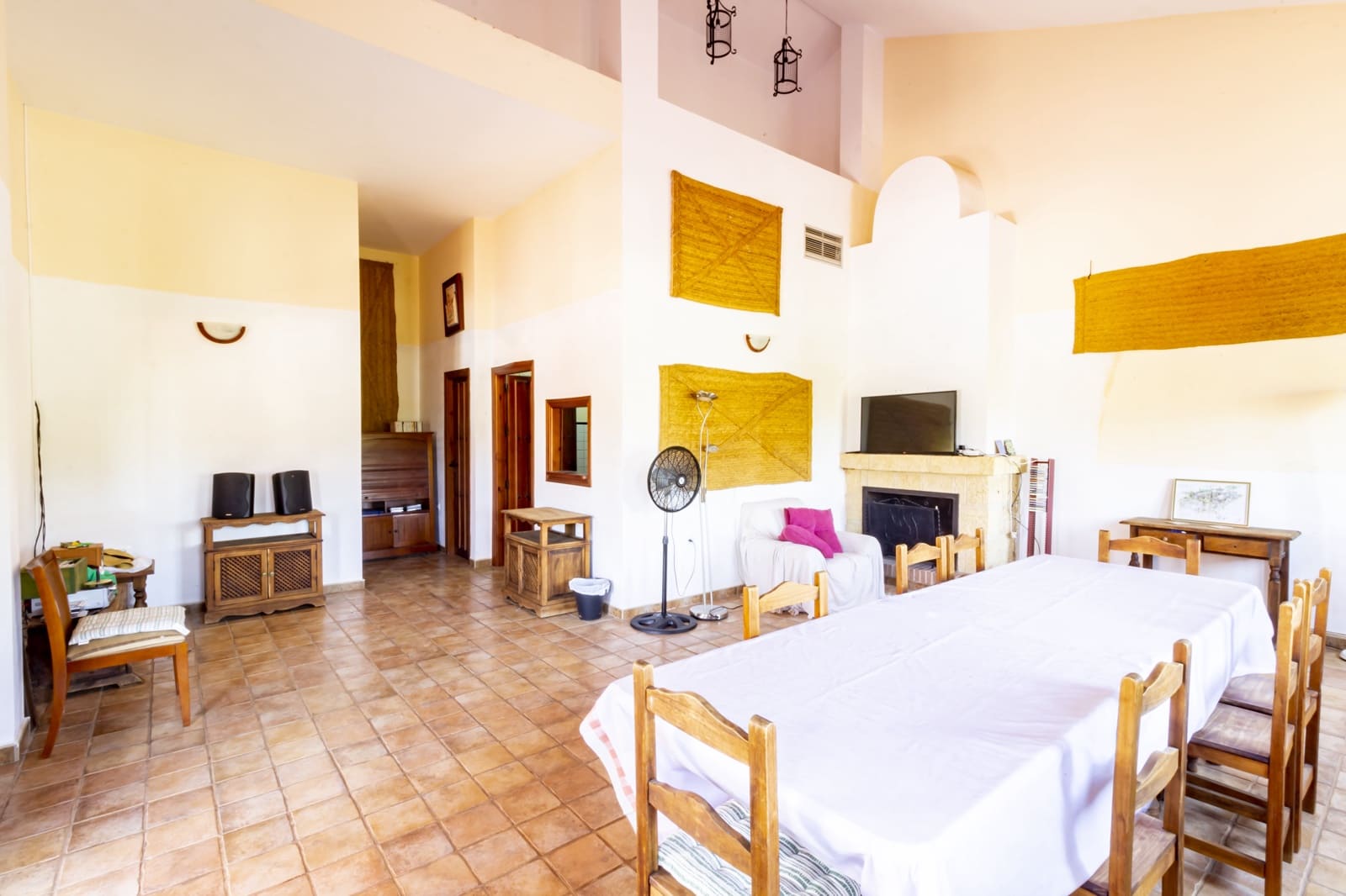 11 soveværelse Finca/Landehus til salg i Guaro med swimmingpool garage - € 780.000 (Ref: 7742096)