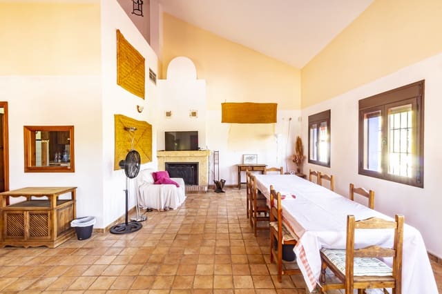 11 soveværelse Finca/Landehus til salg i Guaro med swimmingpool garage - € 780.000 (Ref: 7742096)