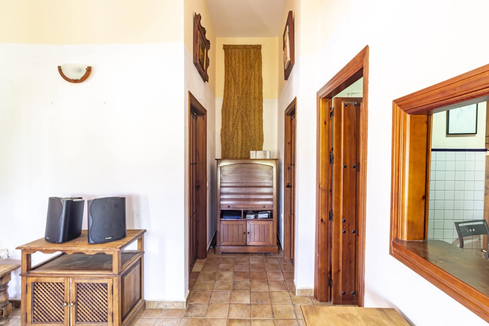 11 soveværelse Finca/Landehus til salg i Guaro med swimmingpool garage - € 780.000 (Ref: 7742096)