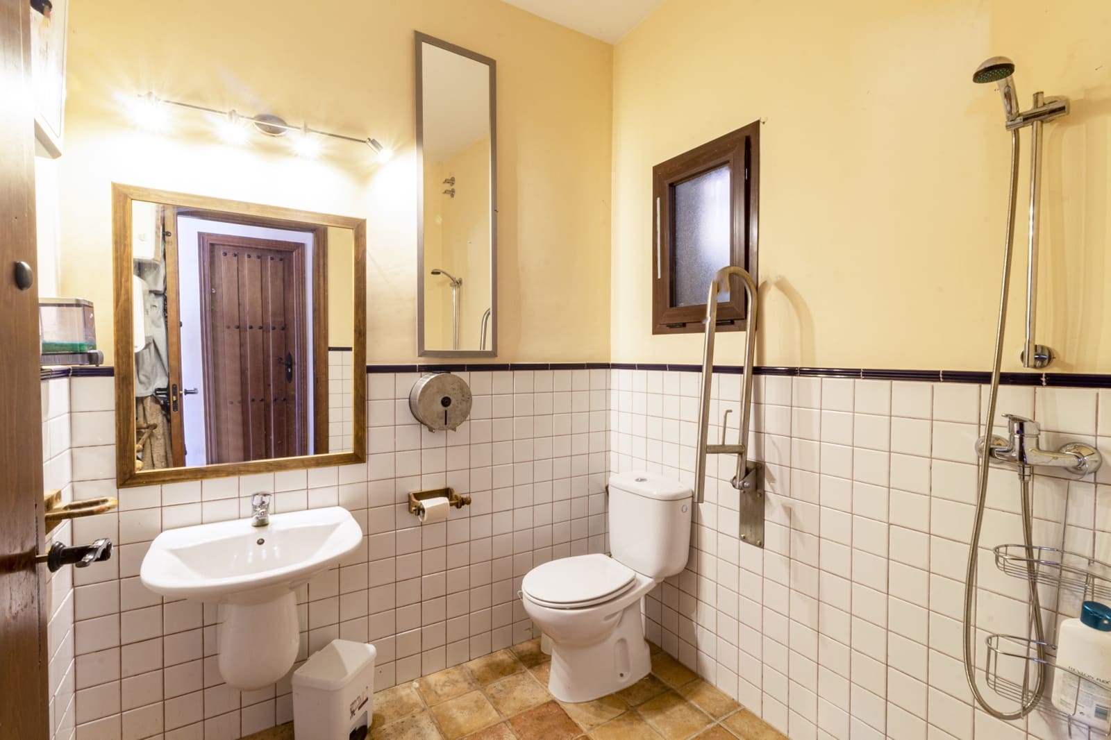 11 soveværelse Finca/Landehus til salg i Guaro med swimmingpool garage - € 780.000 (Ref: 7742096)