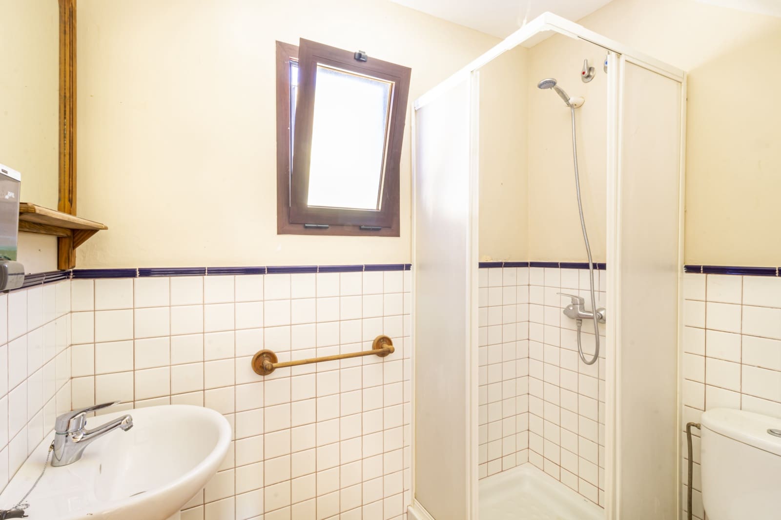 11 soveværelse Finca/Landehus til salg i Guaro med swimmingpool garage - € 780.000 (Ref: 7742096)