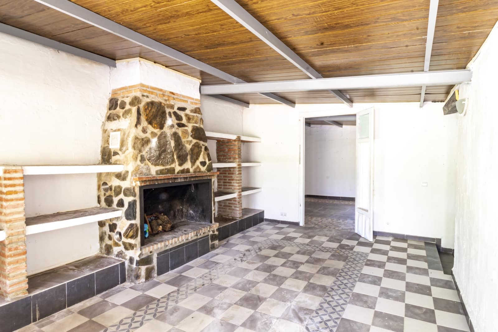 11 soveværelse Finca/Landehus til salg i Guaro med swimmingpool garage - € 780.000 (Ref: 7742096)