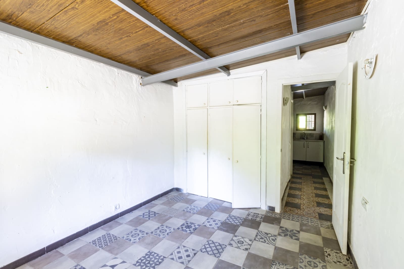 11 soveværelse Finca/Landehus til salg i Guaro med swimmingpool garage - € 780.000 (Ref: 7742096)