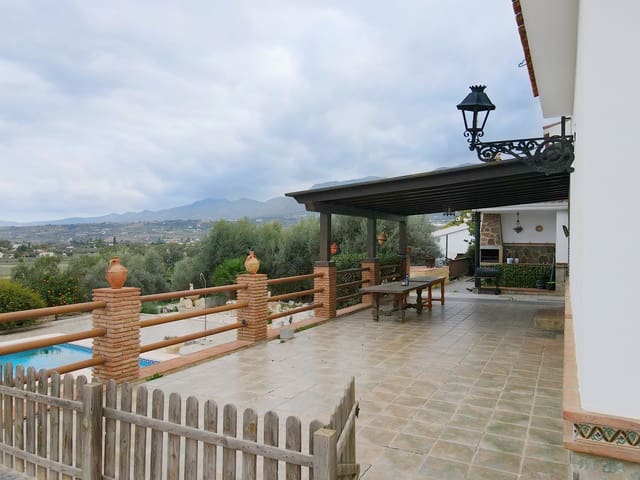 5 bedroom Finca/Country House for rent in Alhaurín el Grande with pool garage - € 2,500 (Ref: 8059040)
