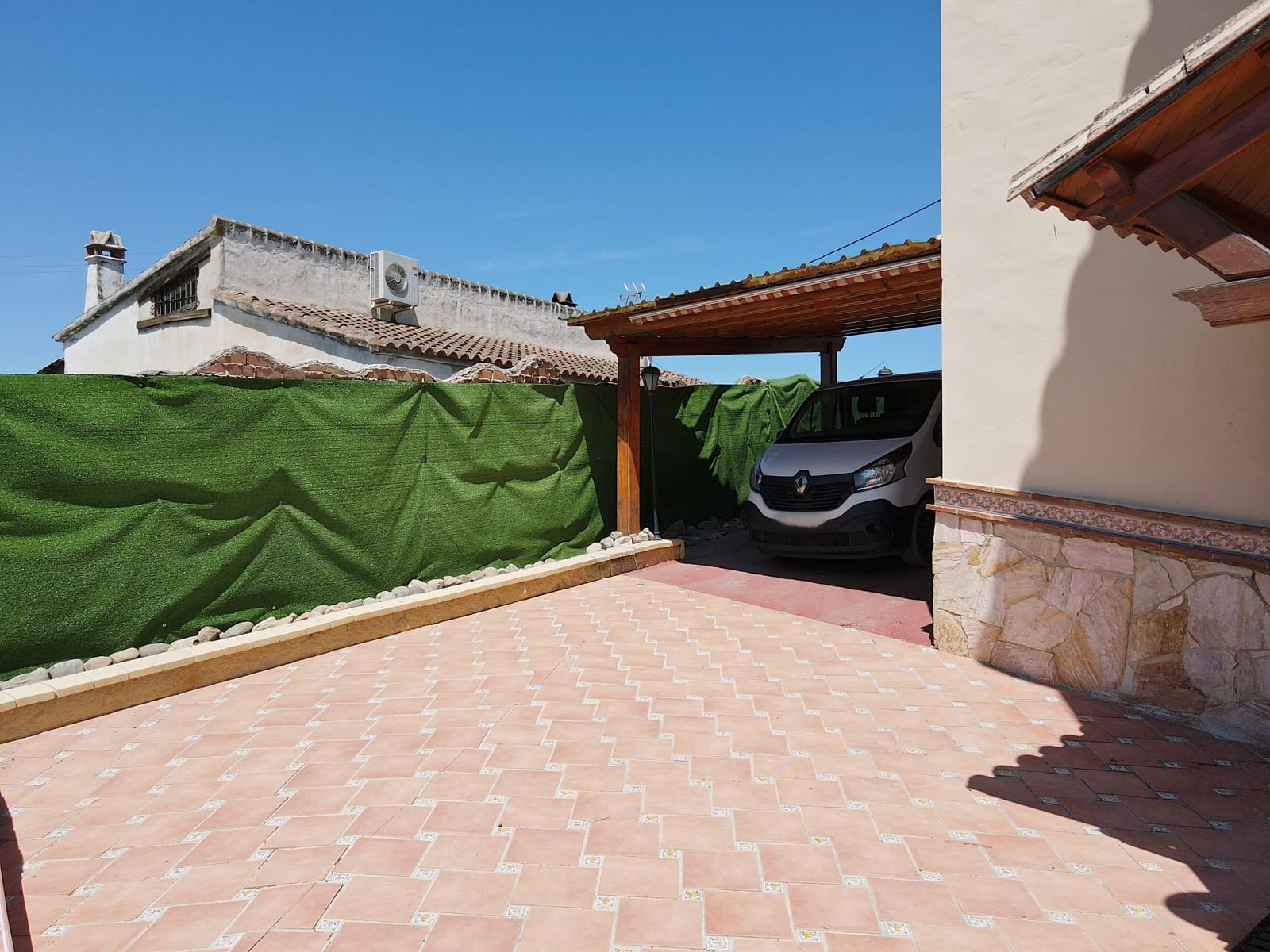 Chalet de 3 habitaciones en Coín en alquiler con piscina garaje - 1.750 € (Ref: 8279415)