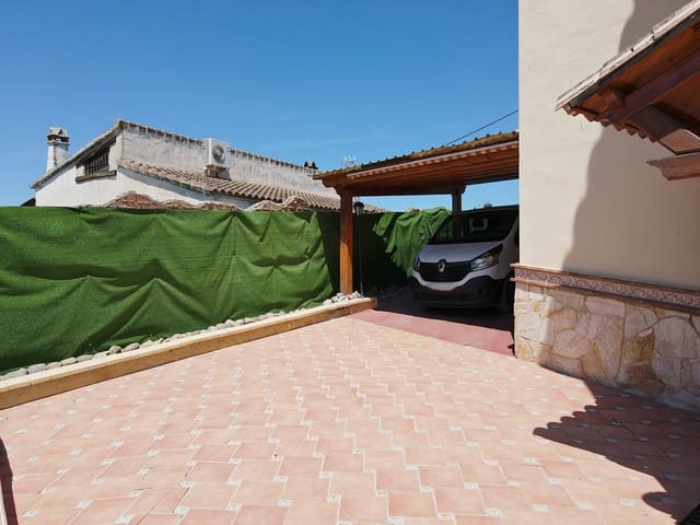 Chalet de 3 habitaciones en Coín en alquiler con piscina garaje - 1.750 € (Ref: 8279415)