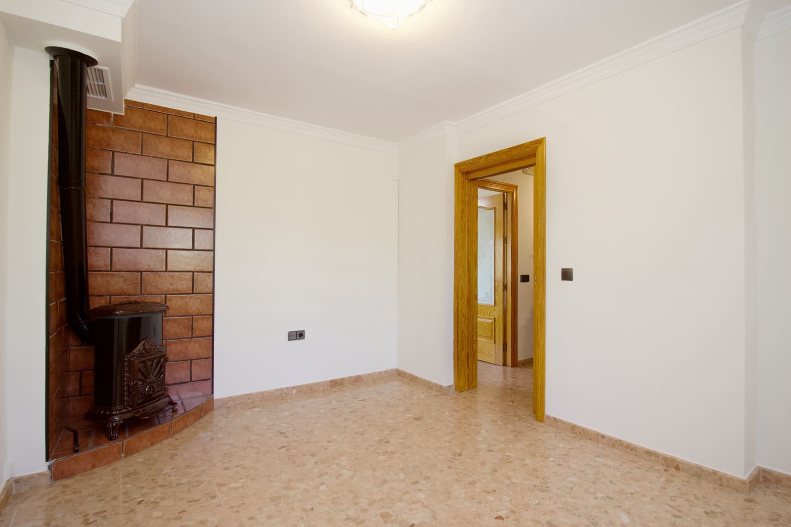 Chalet de 3 habitaciones en Coín en alquiler con piscina garaje - 1.750 € (Ref: 8279415)