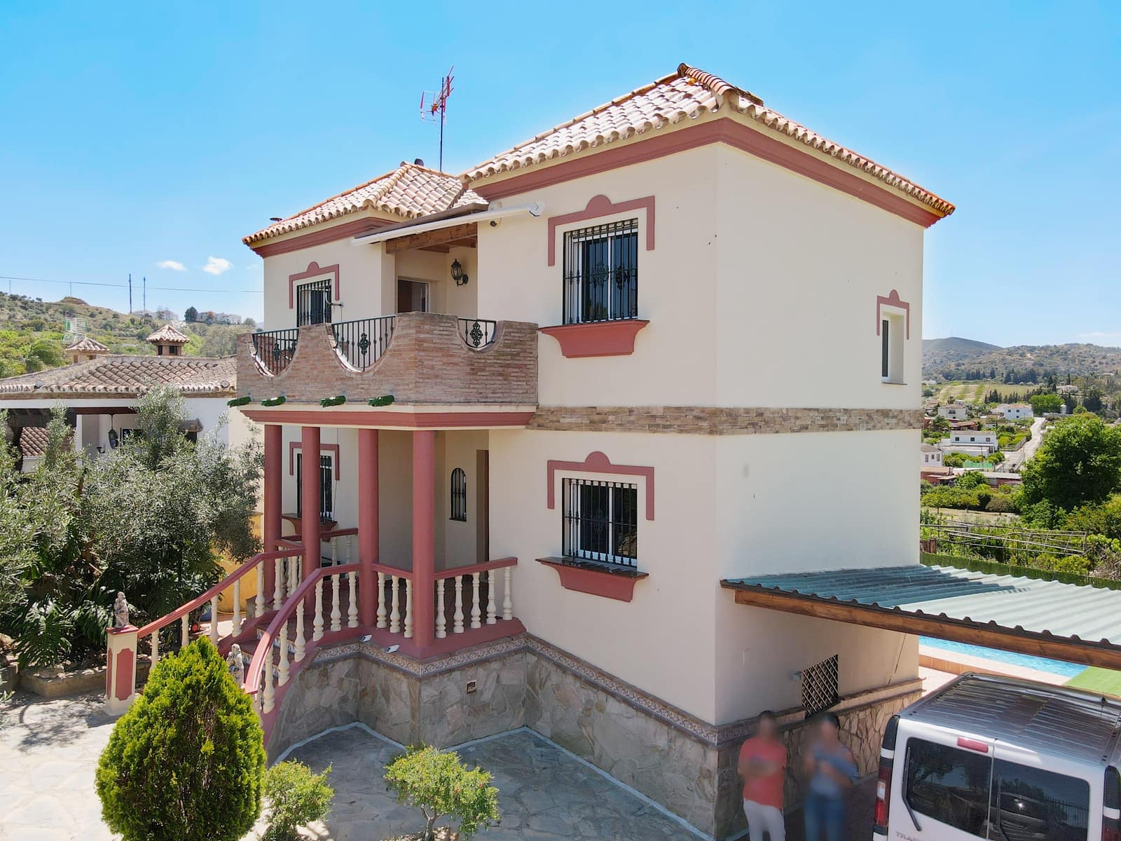 Chalet de 3 habitaciones en Coín en alquiler con piscina garaje - 1.750 € (Ref: 8279415)