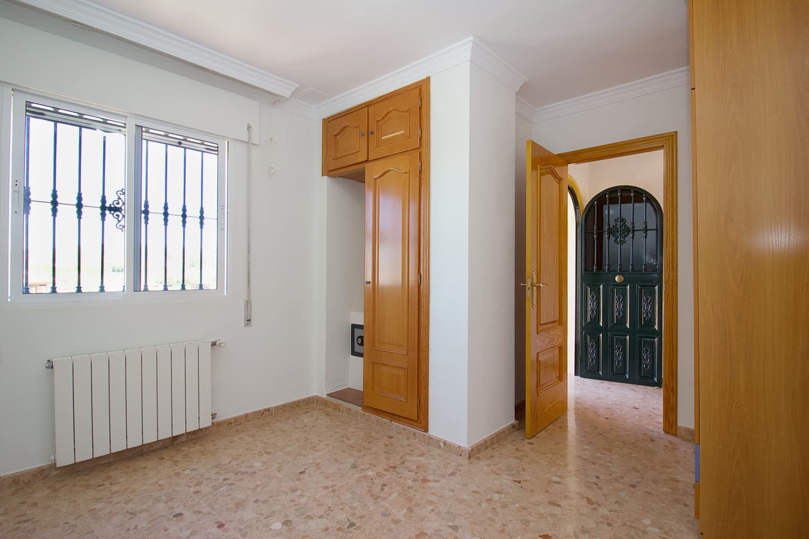 Chalet de 3 habitaciones en Coín en alquiler con piscina garaje - 1.750 € (Ref: 8279415)