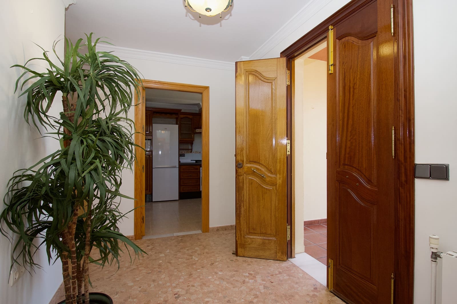 Chalet de 3 habitaciones en Coín en alquiler con piscina garaje - 1.750 € (Ref: 8279415)