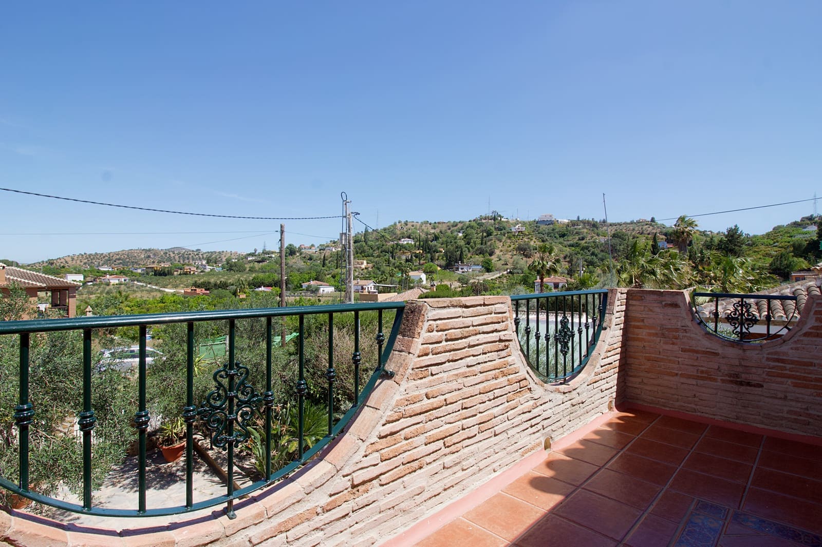 Chalet de 3 habitaciones en Coín en alquiler con piscina garaje - 1.750 € (Ref: 8279415)